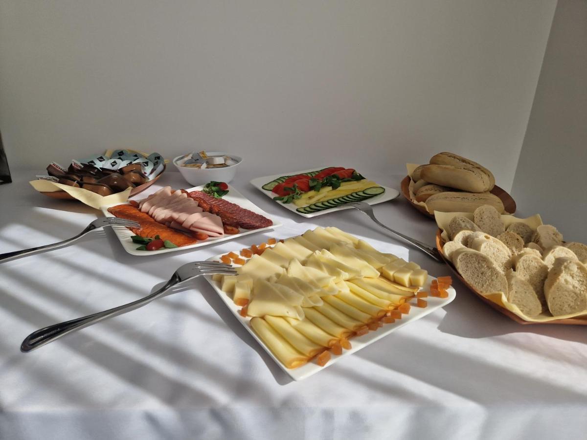 Elixir Panzio Bed and Breakfast Nyírbátor Exteriör bild