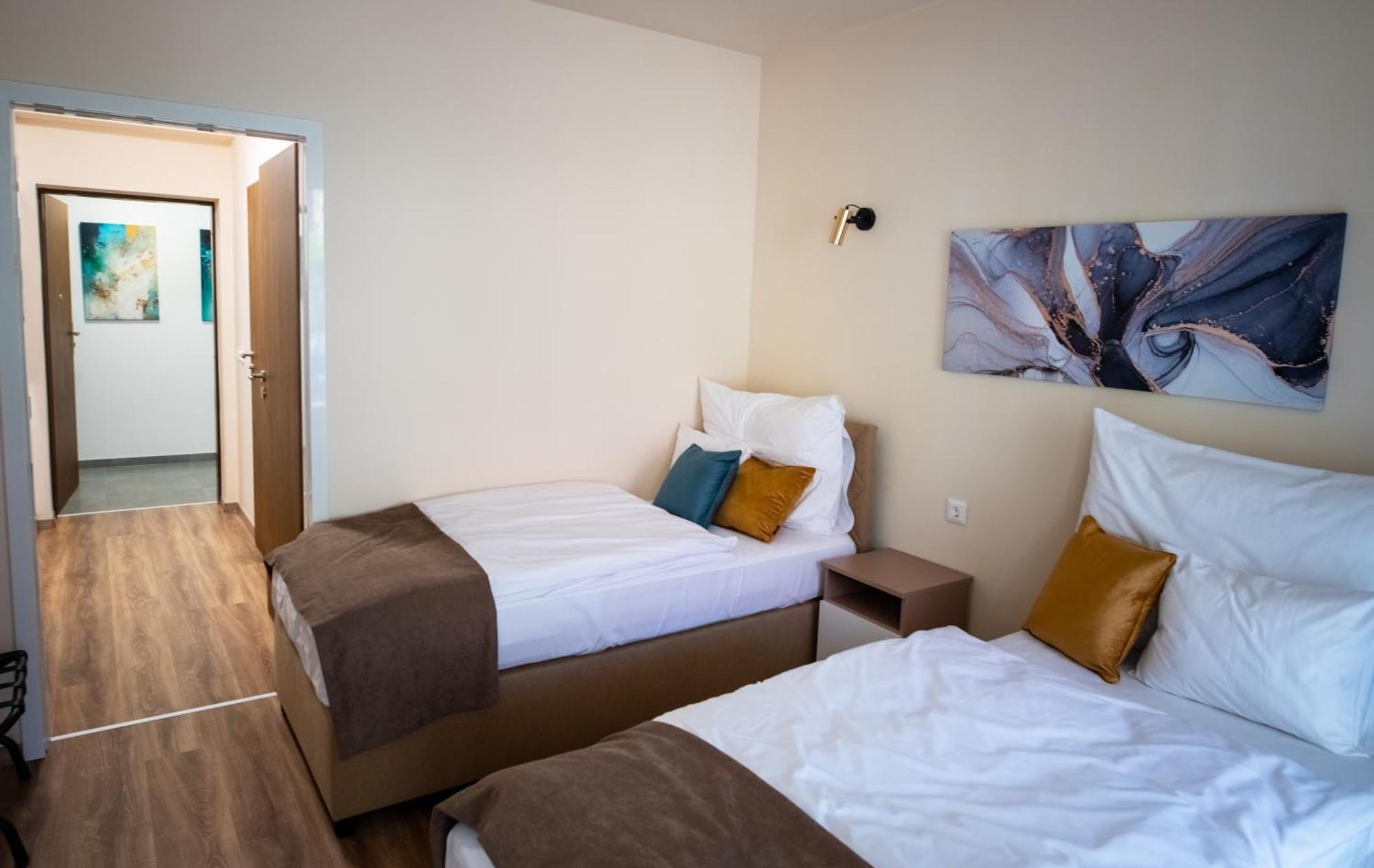 Elixir Panzio Bed and Breakfast Nyírbátor Exteriör bild